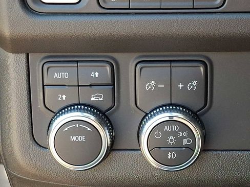 Used 2022 GMC Yukon SLT w/ SLT Luxury Package AWD/4WD image 26
