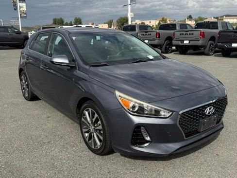Used 2018 Hyundai Elantra GT image 5