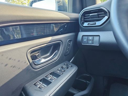 Used 2025 Honda Pilot TrailSport image 30