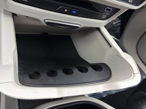 Used 2018 Chrysler Pacifica Limited w/ Advanced Safetytec Group FWD image 46