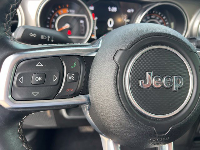 Used 2020 Jeep Wrangler Unlimited Sahara w/ Dual Top Group AWD/4WD image 27