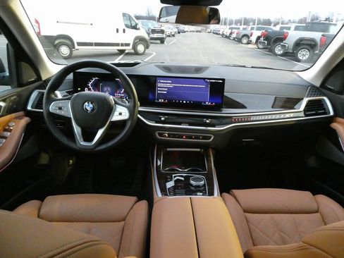 Used 2026 BMW X7 xDrive40i image 4
