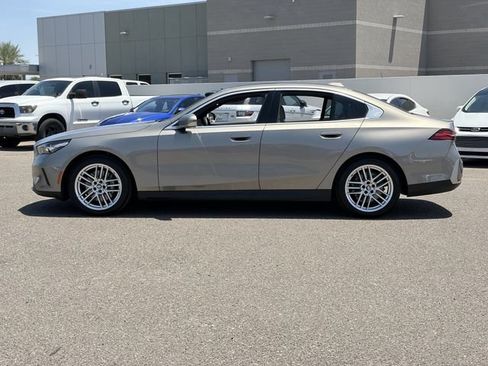 Used 2025 BMW 530i RWD image 10