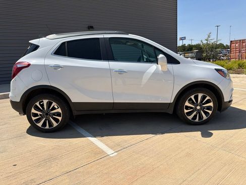 Used 2021 Buick Encore Preferred FWD image 2
