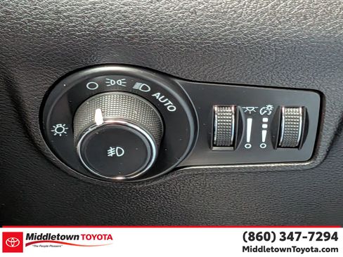 Used 2022 Jeep Compass Trailhawk AWD/4WD image 18