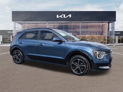 Used 2023 Kia Niro SX