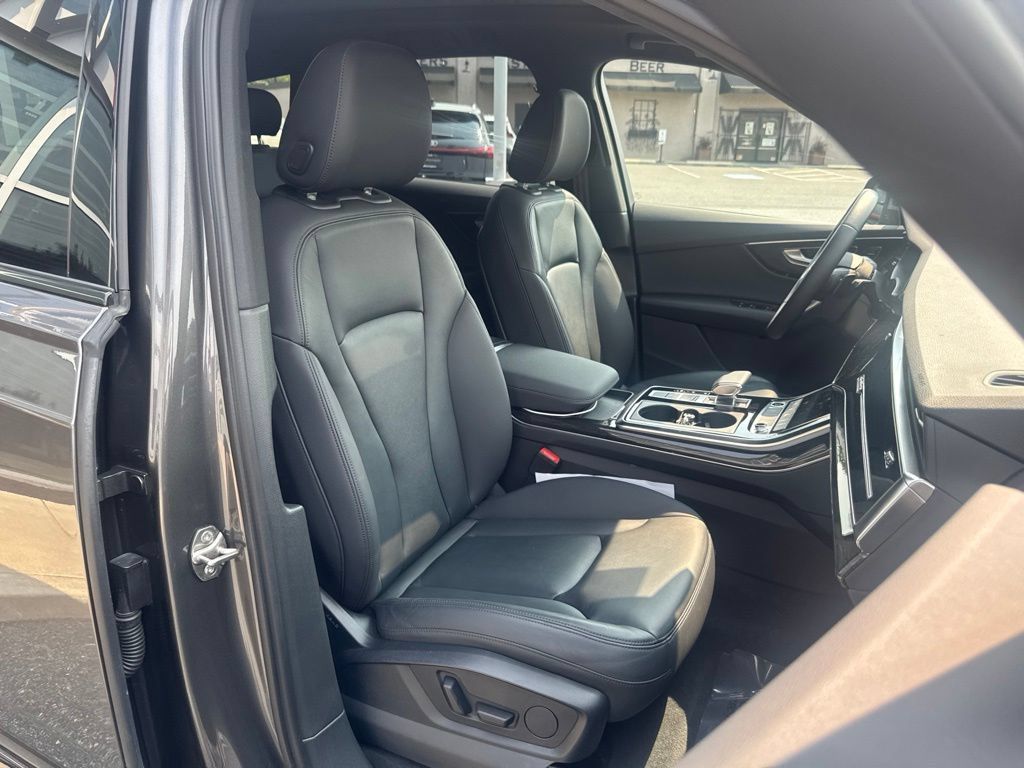 Used 2022 Audi Q7 3.0T Premium Plus AWD/4WD image 29