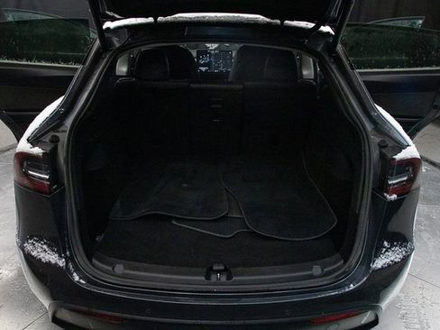 Used 2020 Tesla Model Y Long Range image 19