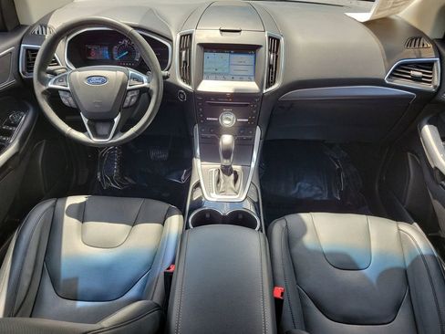 Used 2018 Ford Edge Titanium w/ Equipment Group 302A FWD image 14