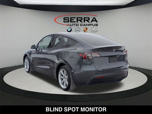 Used 2021 Tesla Model Y Long Range image 14