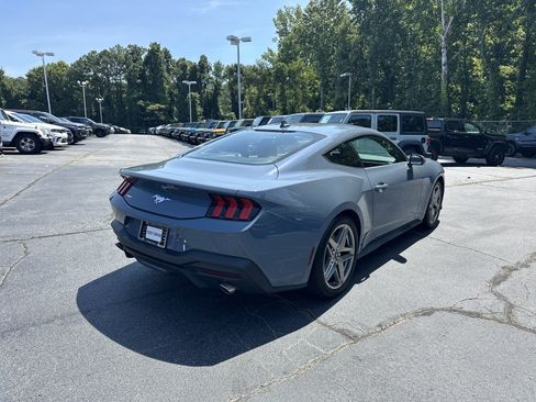 Used 2024 Ford Mustang Coupe RWD image 9