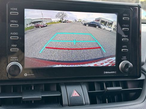 Certified 2021 Toyota RAV4 SE image 24