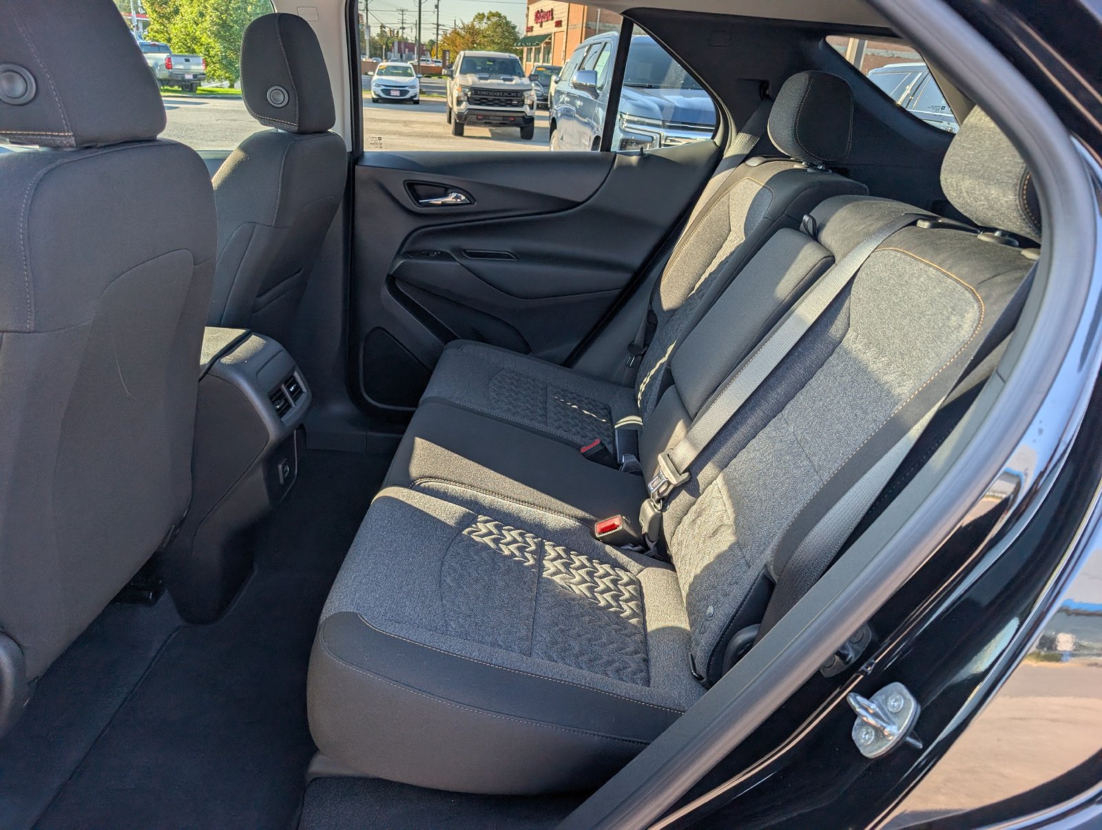 Used 2023 Chevrolet Equinox LT FWD image 16