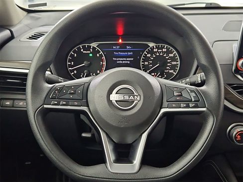 Used 2023 Nissan Altima 2.5 SV image 22