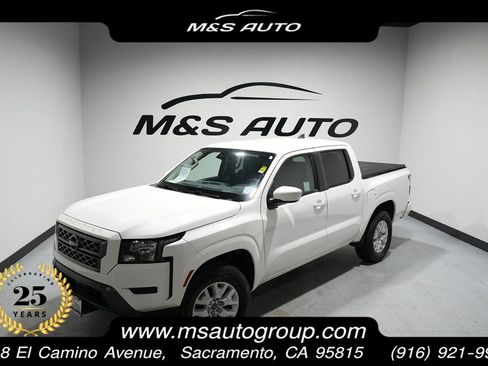 Used 2022 Nissan Frontier SV image 1