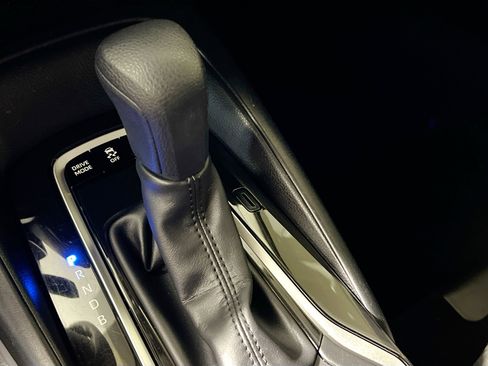 Used 2025 Toyota Corolla LE image 24