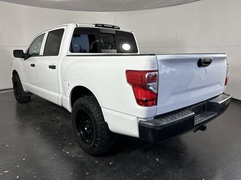 Used 2019 Nissan Titan S image 6