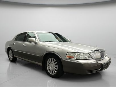 Used 2003 Lincoln Town Car Signature
