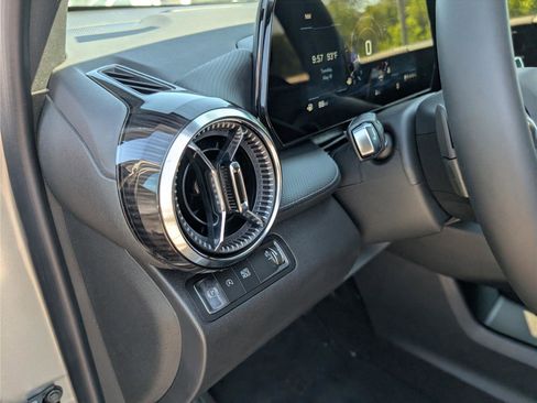 New 2026 Chevrolet Equinox LT w/ Safety and Technology Package FWD image 17