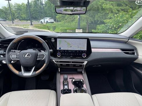 Used 2025 Lexus RX 350 w/ Convenience Package AWD/4WD image 8