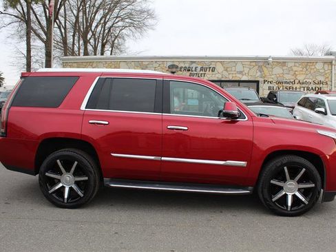 Used 2015 Cadillac Escalade Luxury AWD/4WD image 8