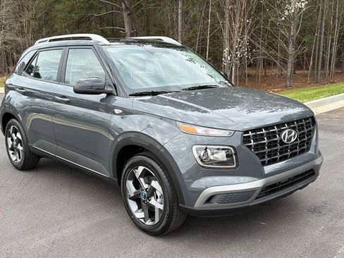 New 2026 Hyundai Venue SEL FWD image 4