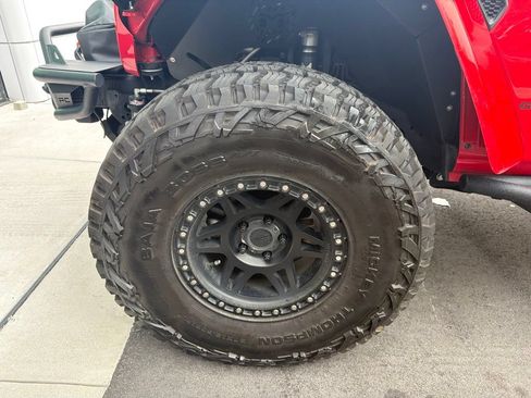 Used 2021 Jeep Gladiator Rubicon AWD/4WD image 6