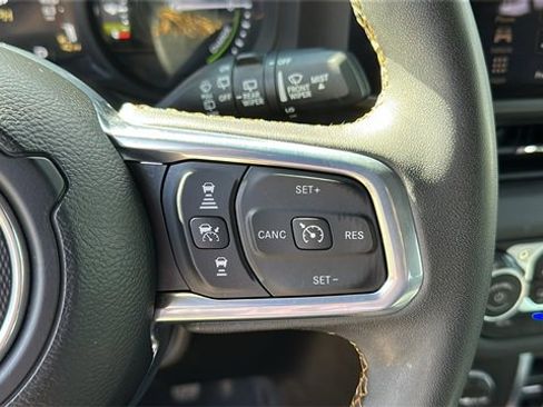 Used 2024 Jeep Wrangler Unlimited Sahara w/ Technology Group image 14