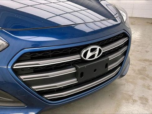 Used 2016 Hyundai Elantra GT FWD image 29