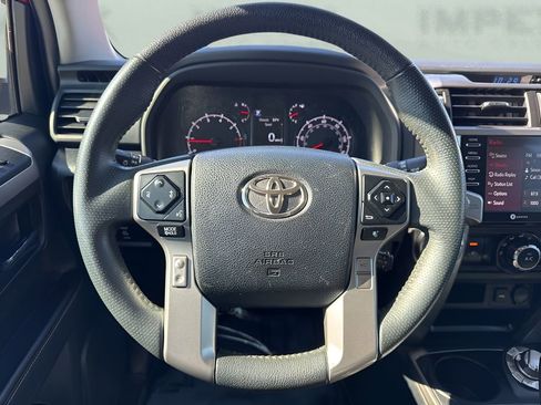 Used 2020 Toyota 4Runner SR5 Premium image 13