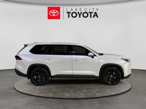 Used 2025 Toyota Grand Highlander AWD Hybrid image 11