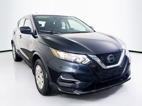 Used 2020 Nissan Rogue Sport S image 3