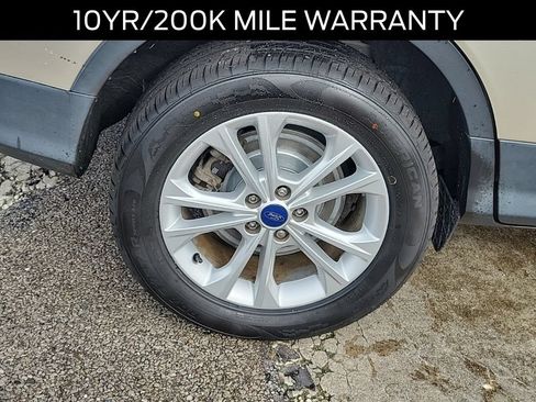 Certified 2017 Ford Escape SE FWD image 5