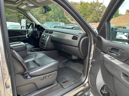 Used 2013 Chevrolet Silverado 2500 LTZ w/ LTZ Plus Package image 21