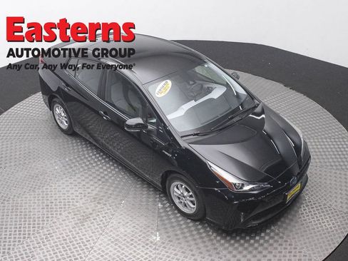 Used 2022 Toyota Prius LE FWD image 3