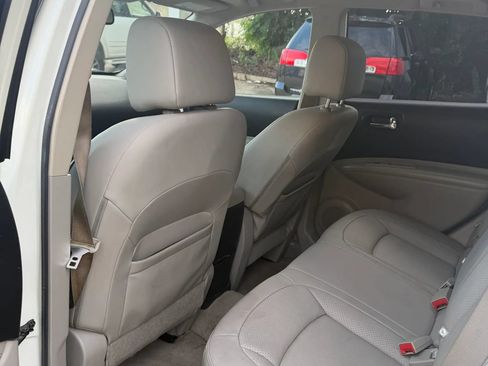 Used 2010 Nissan Rogue SL w/ Leather Pkg FWD image 8