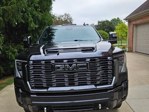 Used 2024 GMC Sierra 2500 Denali Ultimate w/ Snow Plow Prep/Camper Package AWD/4WD image 2