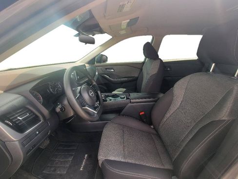 Used 2022 Nissan Rogue SV AWD/4WD image 11