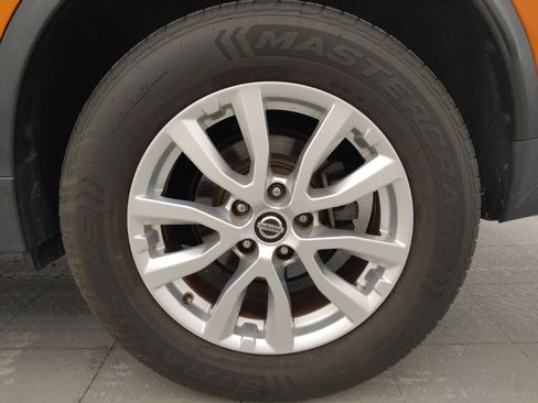Used 2019 Nissan Rogue SV FWD image 31