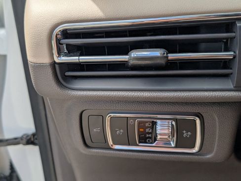 Used 2024 Lincoln Corsair Reserve image 24