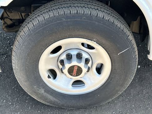 New 2025 GMC Savana 2500 w/ Driver Convenience Package image 31