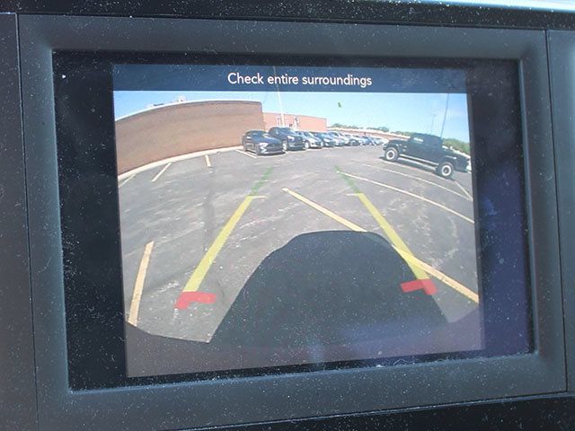 Used 2018 Chrysler Pacifica Touring Plus FWD image 10