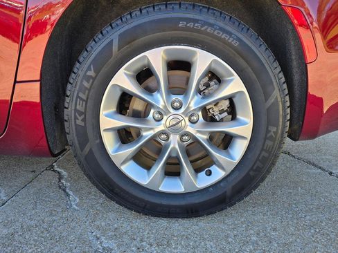 Used 2023 Chrysler Pacifica Touring-L AWD/4WD image 11