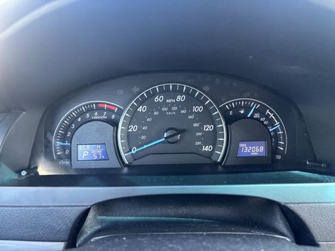 Used 2015 Toyota Camry LE image 11