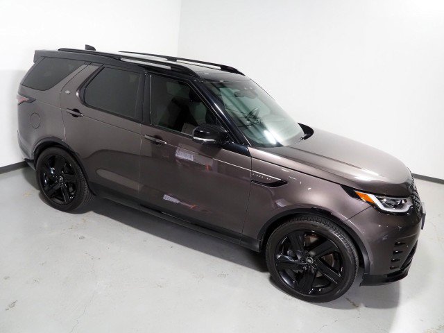 Used 2024 Land Rover Discovery Dynamic SE AWD/4WD image 12