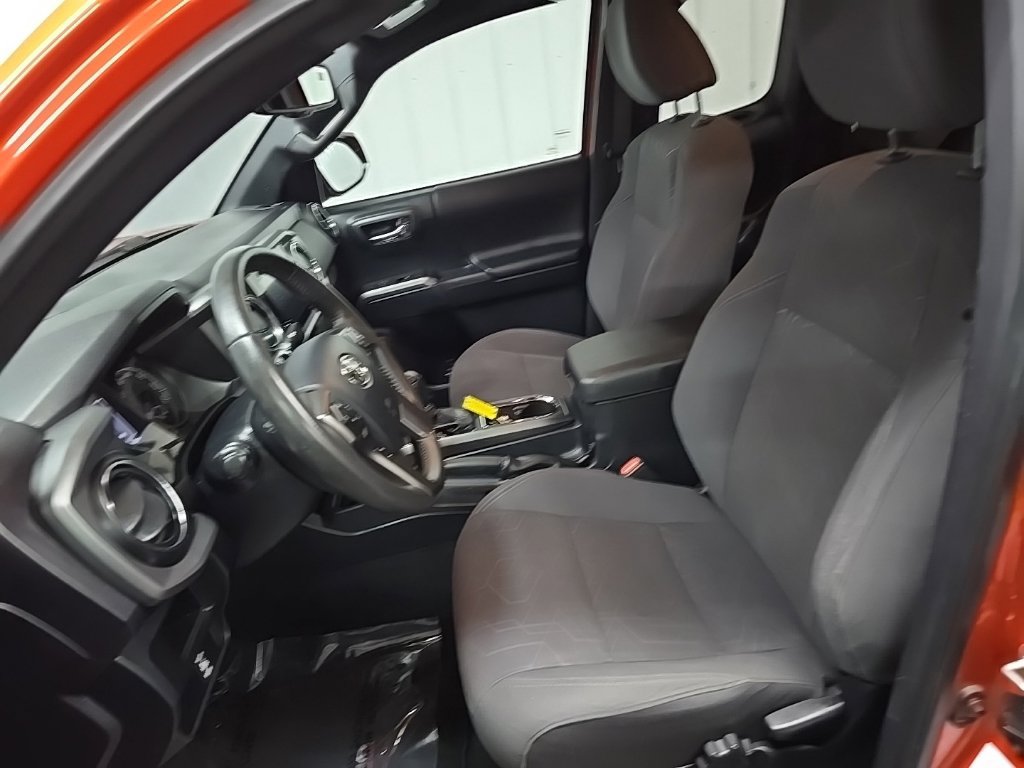 Used 2017 Toyota Tacoma TRD Off-Road w/ Tow Package AWD/4WD image 29
