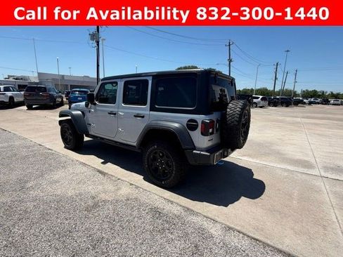 Used 2023 Jeep Wrangler Unlimited w/ Cold Weather Group AWD/4WD image 2