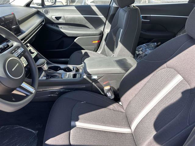 New 2026 Hyundai Elantra SE FWD image 21