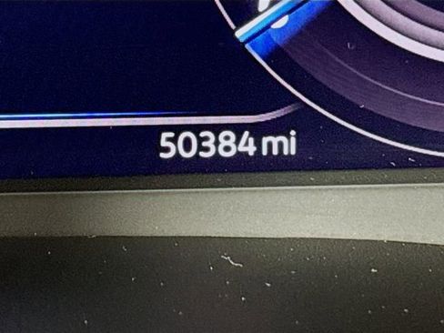 Used 2023 Volkswagen Atlas Cross Sport SE image 13