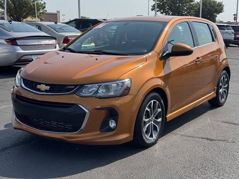 Used 2017 Chevrolet Sonic LT w/ Convenience Package FWD image 9